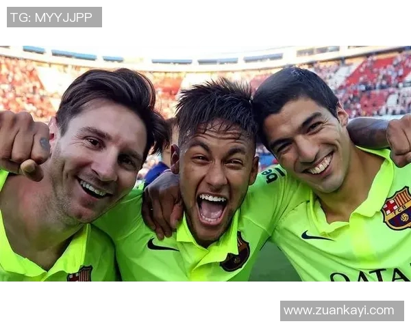 足球场上的兄弟情谊:明星球员之间的深厚友谊与默契合作 足球场上的兄弟情谊:明星球员之间的深厚友谊与默契合作