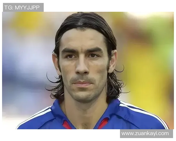 足球明星8K纸的魅力与艺术价值探讨与欣赏之旅 足球明星8K纸的魅力与艺术价值探讨与欣赏之旅