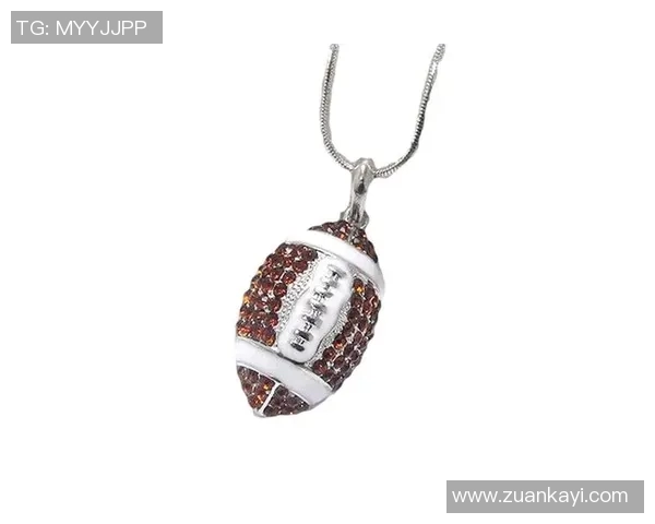 足球明星佩戴的奢华项链盘点及其背后的故事与意义 足球明星佩戴的奢华项链盘点及其背后的故事与意义